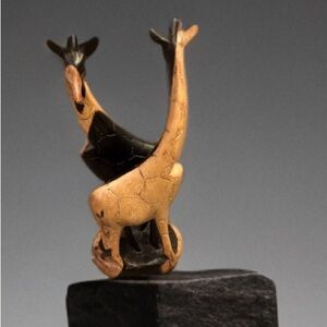 Giraffe sculpture​​​